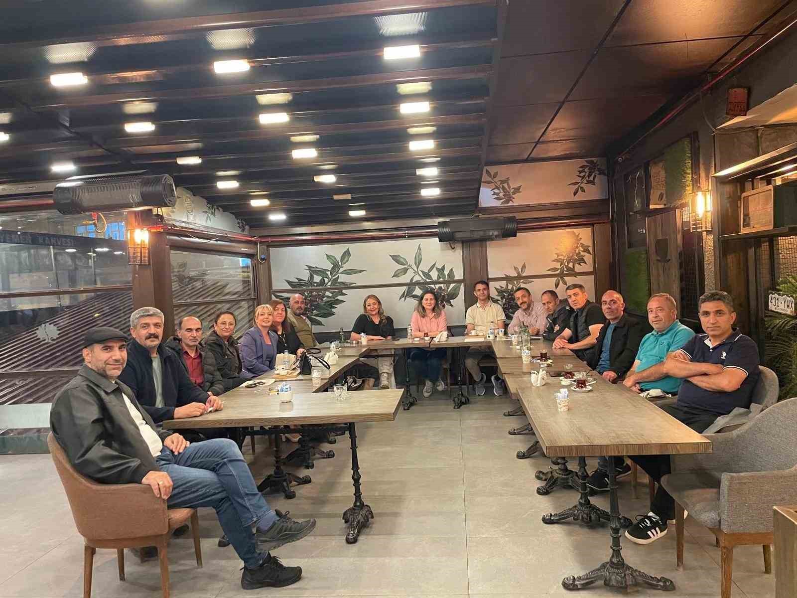 lise-arkadaslari-34-yil-sonra-bulustu