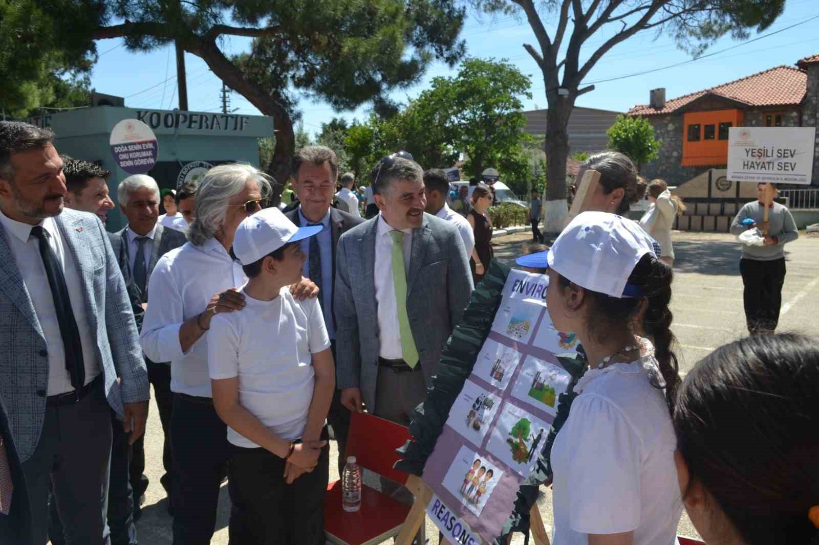 geri-donusumle-yenilenen-okulda-cevre-seferberligi