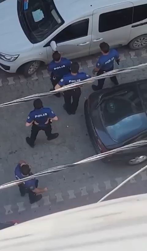 esenyurt-ta-bicakla-vatandaslari-tehdit-edip-korku-dolu-anlar-yasatti