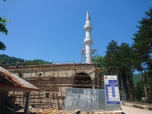 Asırlık Cami Açılmak İçin Gün Sayıyor