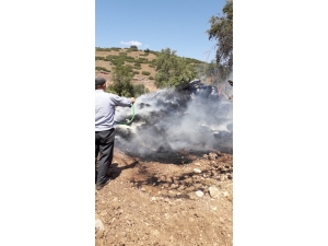 Saman Deposunda Çıkan Yangın, 300 Balya Samanı Küle Çevirdi