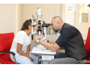 Ailenin 3 Ferdi Şaşılıktan Küçük Bir Operasyonla Kurtuldu