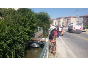 Otomobil Sulama Kanalına Uçtu: 1 Yaralı