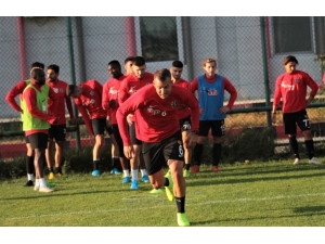 Eksi 6 Puanla Lige Başlayan Eskişehirspor Keçiörengücü Maçına Hazır