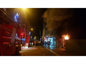 Bebe Giyim Mağazası Küle Döndü