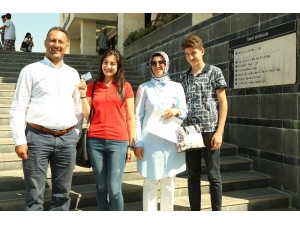 Hkü’de Kayıt Heyecanı