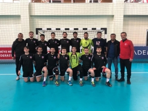 Karabük Atatürk Ortaokulu G.s.k Thf 2. Lige Çıkmaya Hak Kazandı