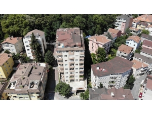 Sarıyer’de İki Ana Kolonu Patlayan 9 Katlı Binanın Son Durumu Havadan Görüntülendi