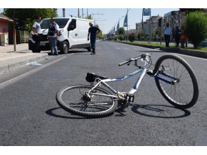 Malatya’da Minibüsün Çarptığı Çocuk Yaralandı