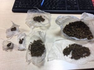 Uyuşturucu Satıcılarına Darbe: 4,5 Kilo Esrar Ele Geçirildi