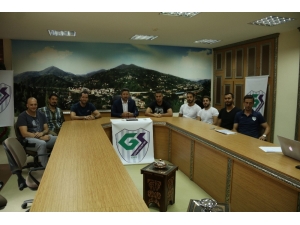 Güneysuspor’da 7 Hentbolcu İle İmzalar Atıldı