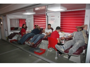 Türk Ve Suriyelilerden Kan Kardeşliği