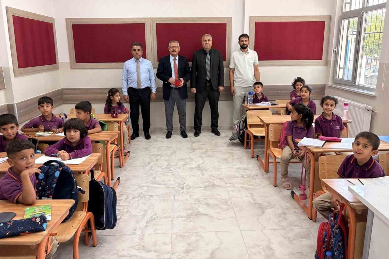 depremde-yikilan-kucuklu-ilkokulu-yeni-binasinda-egitim-ogretime-basladi