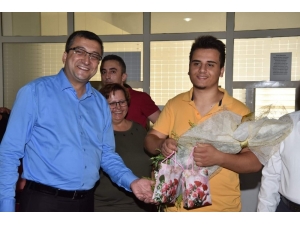 Başkan Öz Yeni Üniversitelileri Karşıladı