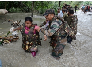 Hindistan’da 2 Eyaletteki Sel Ve Heyelanlarda 40 Kişi Öldü