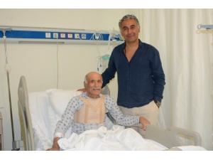 90 Yaşında Olmasına Rağmen Bıçak Altına Yatmaktan Çekinmedi