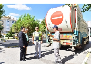 Altıeylül’de Konteynerler Dezenfekte Ediliyor