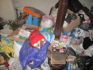 Ataşehir’de Karı Kocanın Yaşadığı Evden Tonlarca Çöp Çıktı