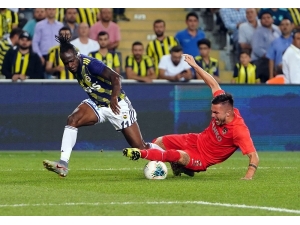 Fenerbahçe’ye Moses’dan Kötü Haber Geldi