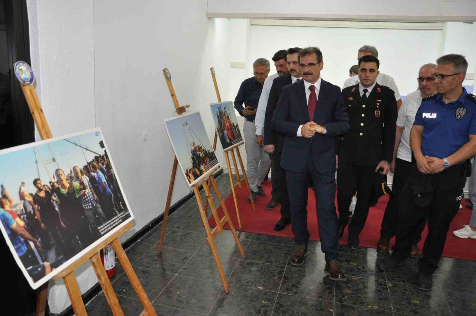 salihli-de-15-temmuz-destani-fotograf-sergisi-acildi