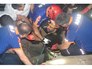 Mağarada Mahsur Kalan Tv Ekibi 6 Saatlik Çalışmayla Kurtarıldı