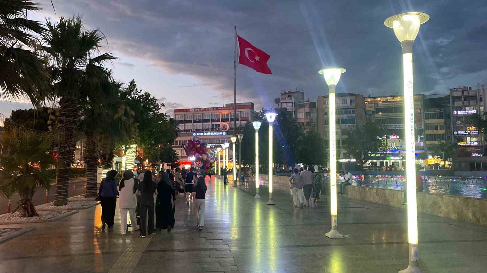 sicaktan-bunalan-vatandaslar-aksam-serinliginde-nefes-aliyor