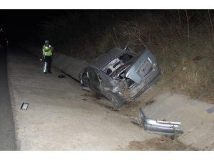 Taklalar Atan Otomobil Hurdaya Döndü: 1 Yaralı