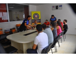 Mersin Polisinden Vatandaşlara ’Güvenli Yaşam Rehberi’