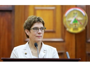 Almanya Savunma Bakanı Erbil’de