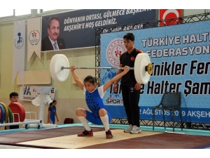 Minikler Ferdi Türkiye Halter Şampiyonası Akşehir’de Başladı