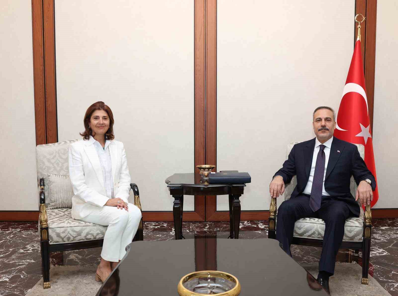 bakan-fidan-bm-genel-sekreteri-nin-kibris-konusunda-sahsi-temsilcisi-holguin-ile-gorustu