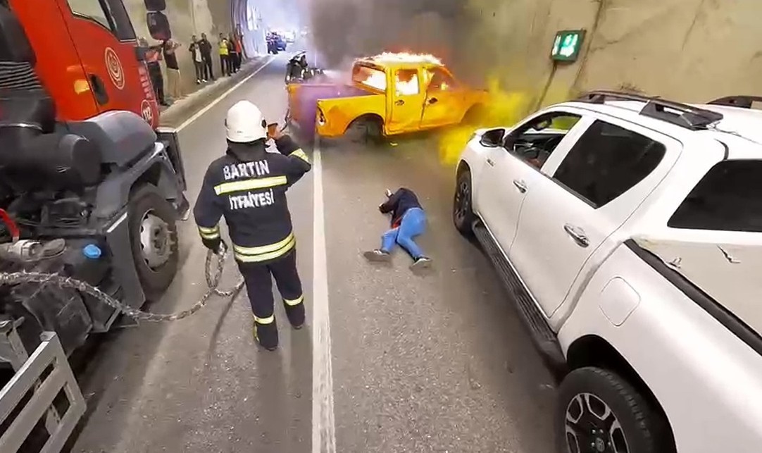 bartin-da-tunel-icerisinde-gercegi-aratmayan-tatbikat
