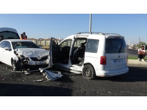 Diyarbakır’da Zincirleme Trafik Kazası: 3 Yaralı