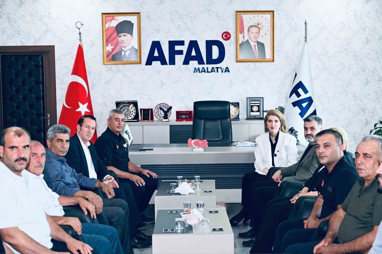 milletvekili-olmeztoprak-ureticinin-emegi-ve-malatya-nin-gelecegi-icin-sahada