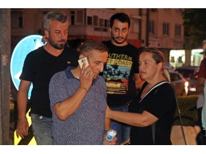 Kaza Yapıp Şoka Giren Kocaya Eş Şefkati