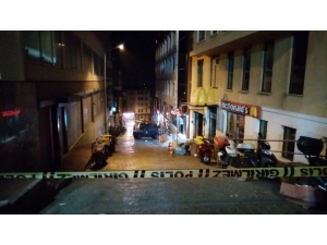 Kazancı Yokuşunda Yeraltı Kablolarının Yanmasından Dolayı Çıkan Patlama Panik Oluşturdu