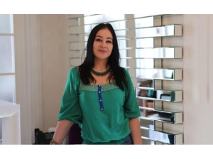 Büyük Göğüsler Birçok Probleme Sebep Oluyor