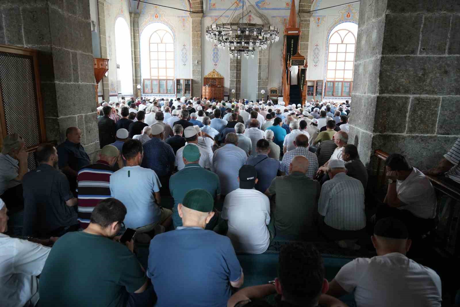 samsun-da-15-temmuz-sehitleri-icin-mevlid-i-serif-ve-hatim-duasi