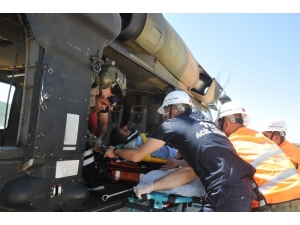 Kayalıklardan Düşen Çoban Askeri Helikopterle Kurtarıldı