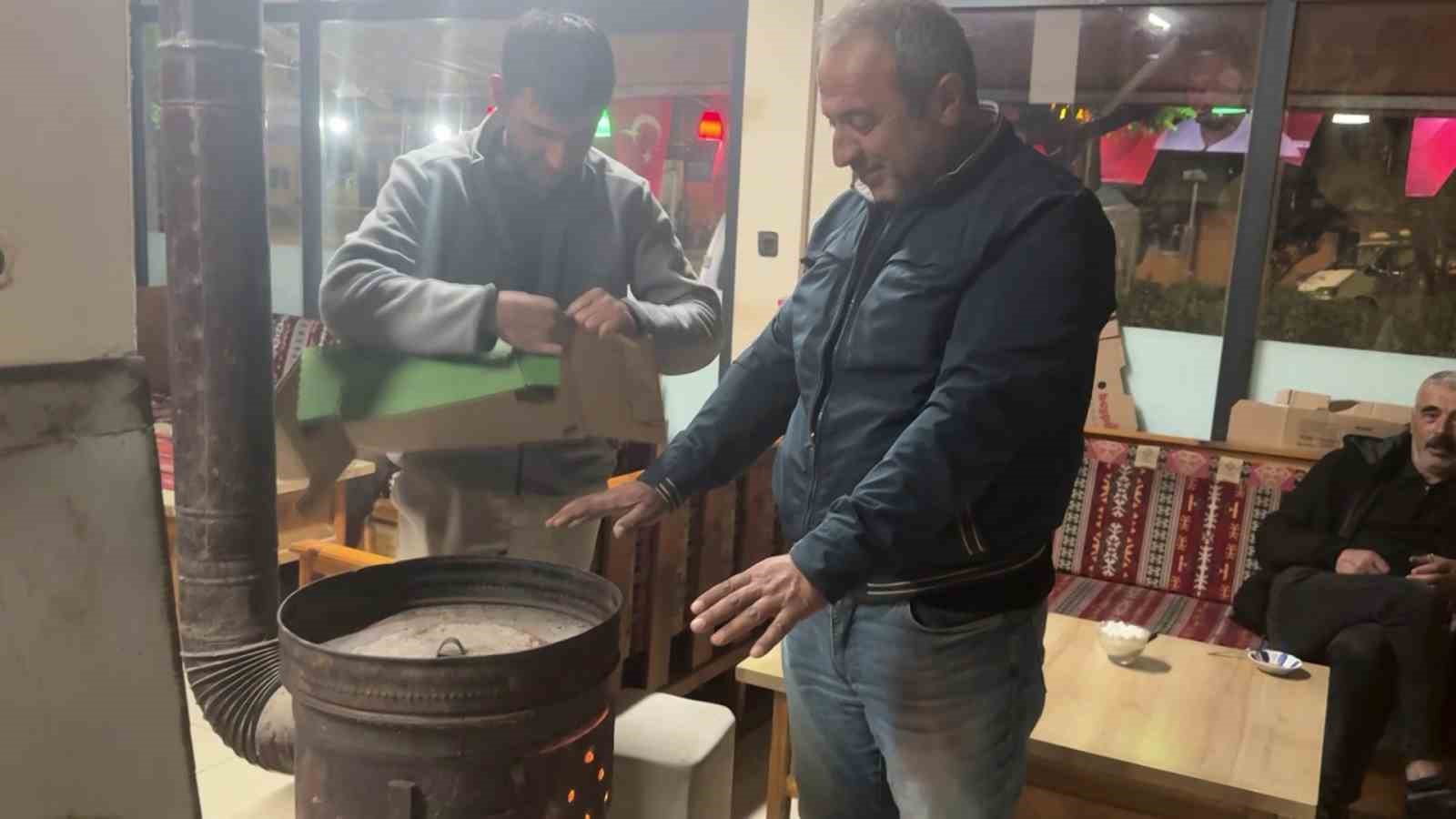 turkiye-sicaktan-kavrulurken-sivas-ta-halen-soba-yakiliyor