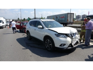 Pendik’te 4 Araç Birbirine Girdi: 3 Yaralı