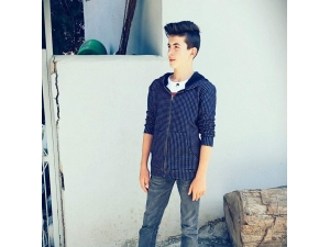 Şakalaşırken Arkadaşını Karnından Bıçaklayarak Öldürdü