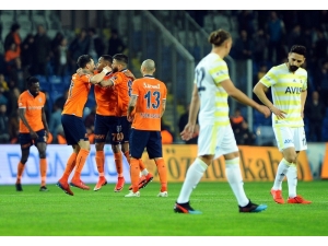 Fenerbahçe, Fatih Terim Stadı’nda Zorlanıyor