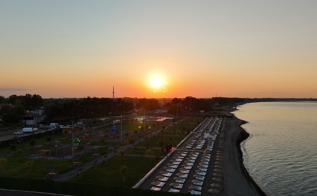 karadeniz-kiyisinda-dogayla-ic-ice-yeni-yasam-alani-milic-kadinlar-plaji-ve-havuzu-hizmette