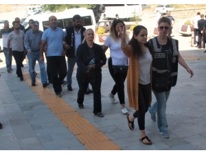 Elazığ’da Pkk/kck Operasyonu, Hdp’nin İl Eş Başkanı Tutuklandı