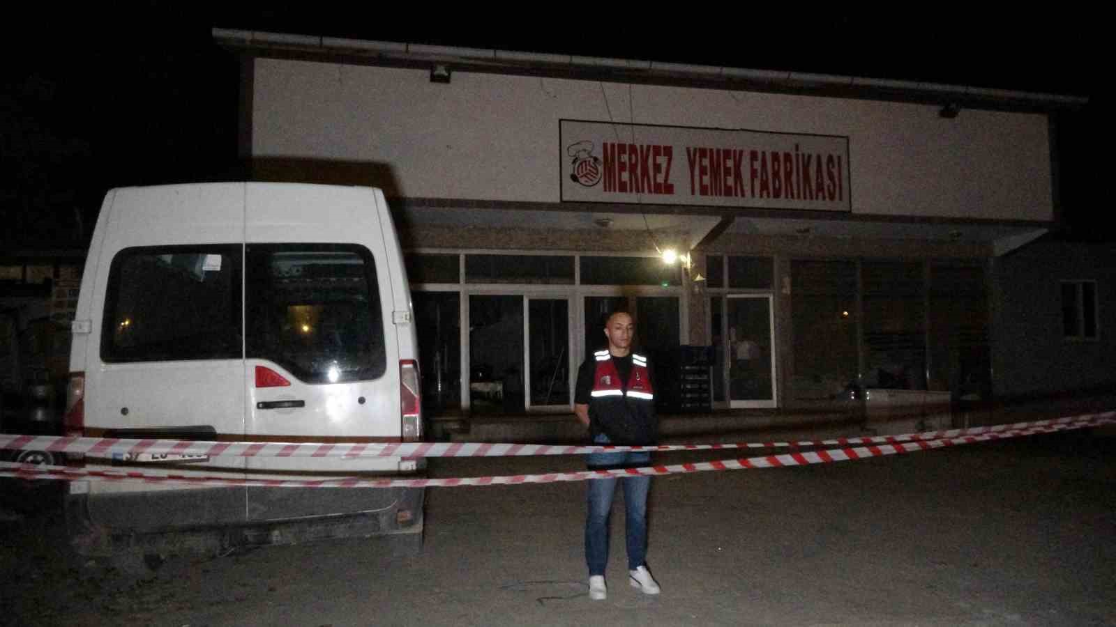 tartistigi-sahsin-calistigi-is-yerini-basip-kursun-yagdirdi-1-olu
