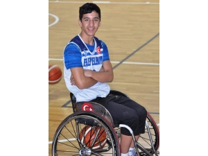 Adü’lü Berkay, Milli Takıma Davet Edildi