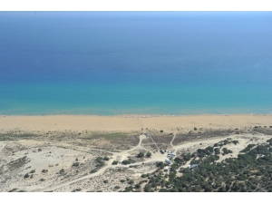 Bakan Ersoy, Kapalı Maraş’ta İncelemelerde Bulundu