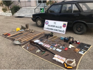 Sit Alanında Kazı Yapan 4 Kişi Yakalandı