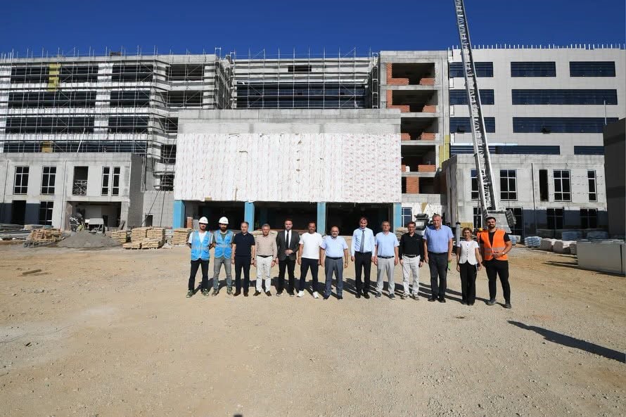 vali-ustaoglu-yeni-devlet-hastanesi-insaatini-inceledi
